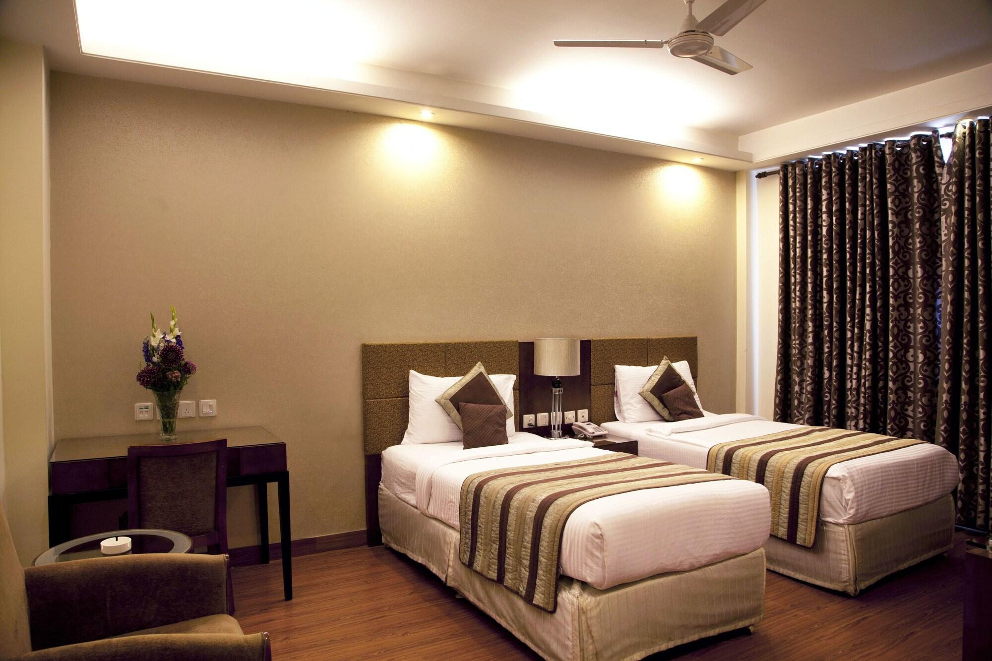 Alpina Hotels & Suites Νέο Δελχί Εξωτερικό φωτογραφία
