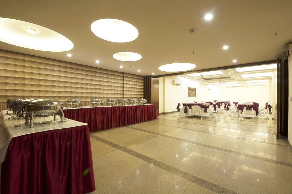 Alpina Hotels & Suites Νέο Δελχί Εξωτερικό φωτογραφία