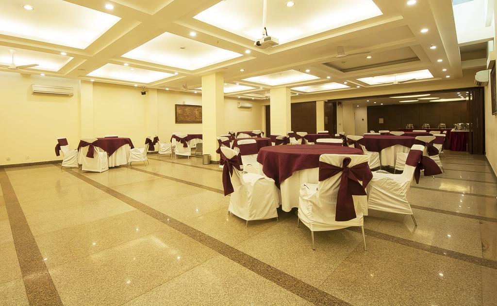 Alpina Hotels & Suites Νέο Δελχί Εξωτερικό φωτογραφία