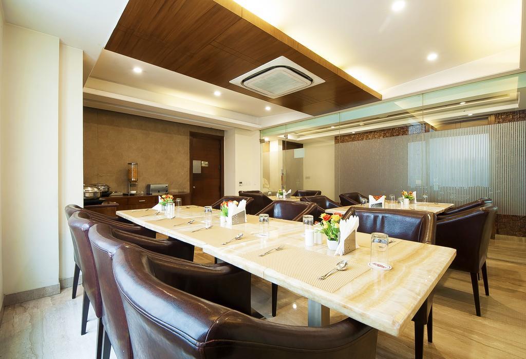 Alpina Hotels & Suites Νέο Δελχί Εξωτερικό φωτογραφία