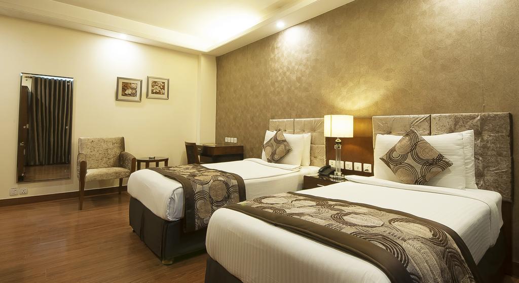 Alpina Hotels & Suites Νέο Δελχί Εξωτερικό φωτογραφία