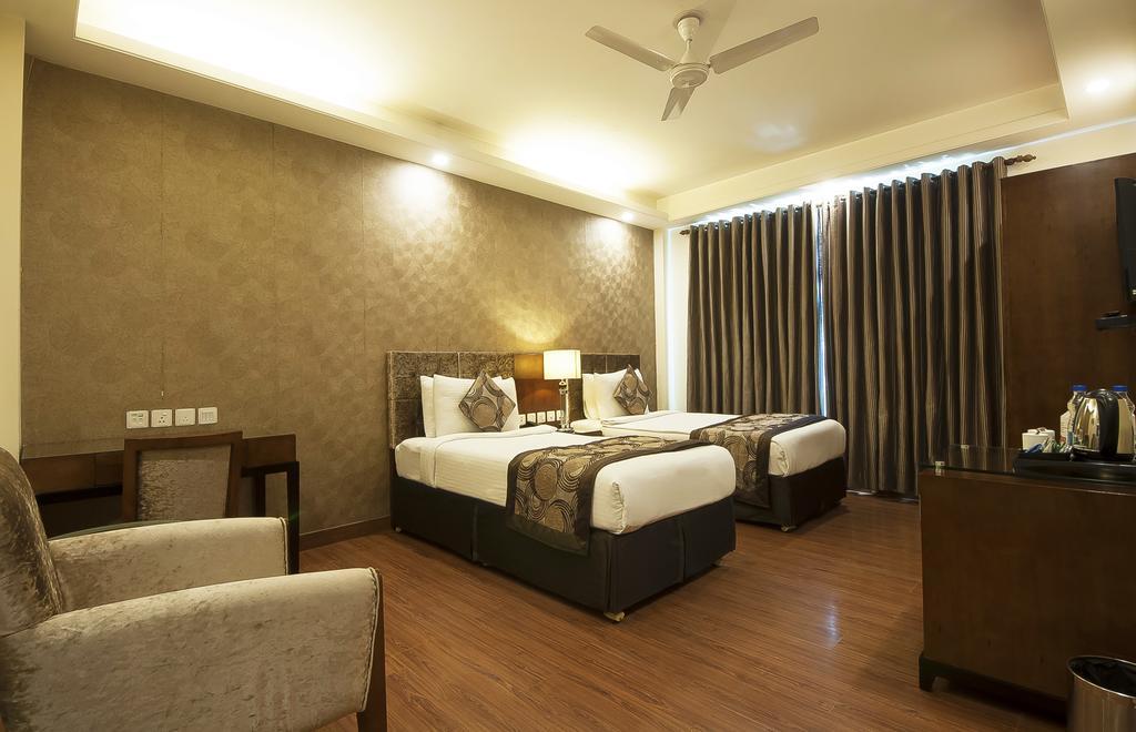 Alpina Hotels & Suites Νέο Δελχί Εξωτερικό φωτογραφία