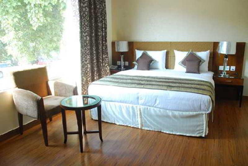 Alpina Hotels & Suites Νέο Δελχί Εξωτερικό φωτογραφία