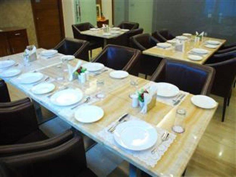 Alpina Hotels & Suites Νέο Δελχί Εξωτερικό φωτογραφία