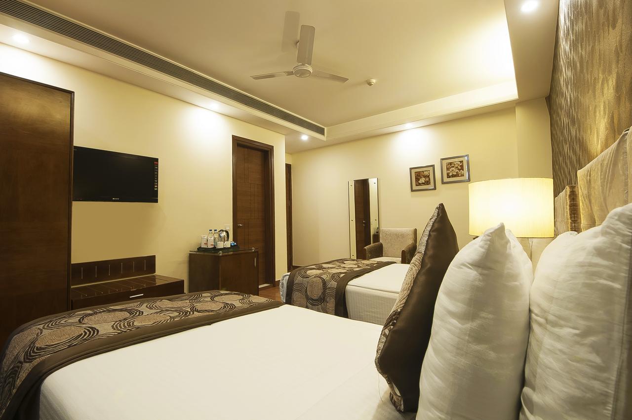 Alpina Hotels & Suites Νέο Δελχί Εξωτερικό φωτογραφία