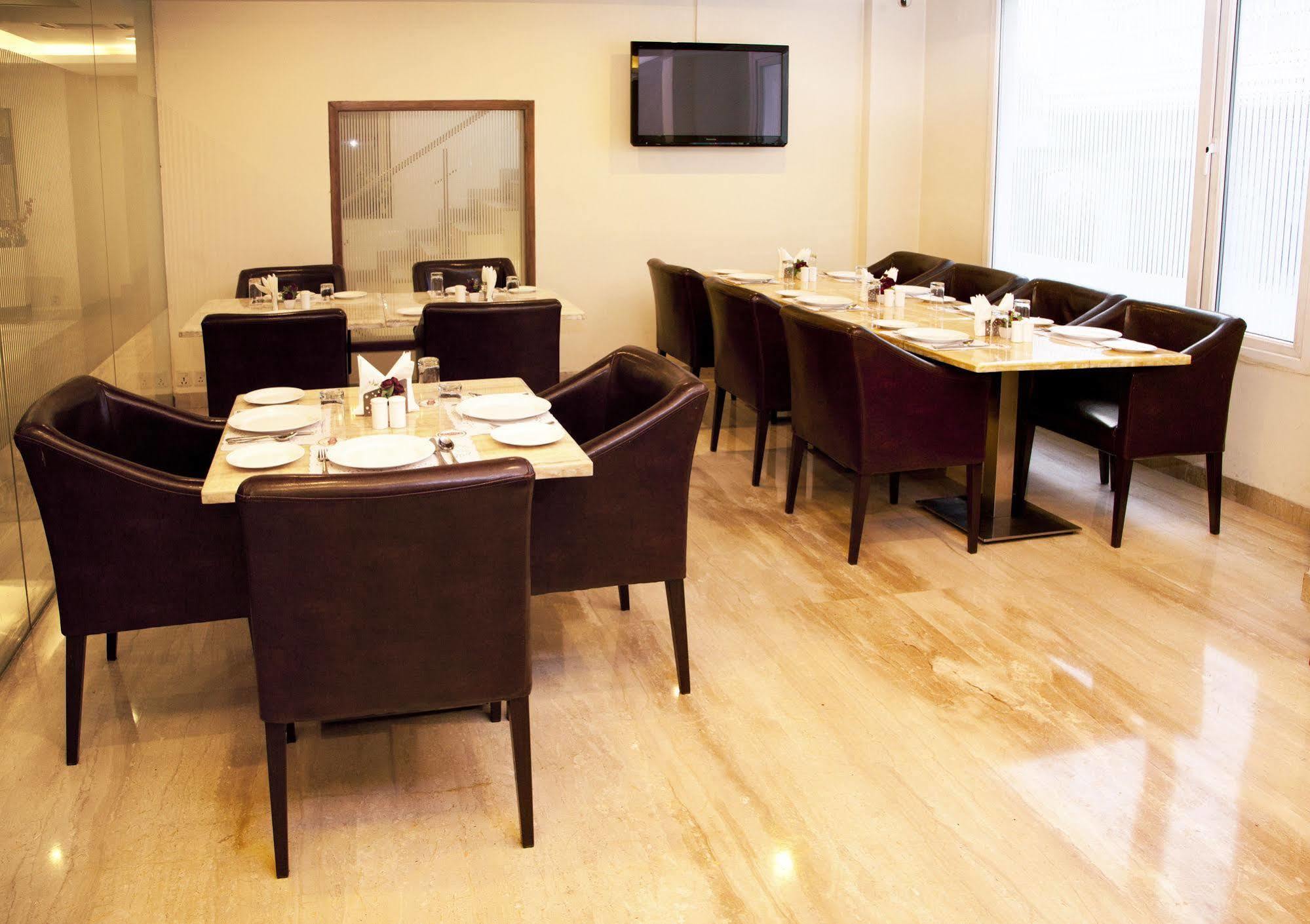 Alpina Hotels & Suites Νέο Δελχί Εξωτερικό φωτογραφία